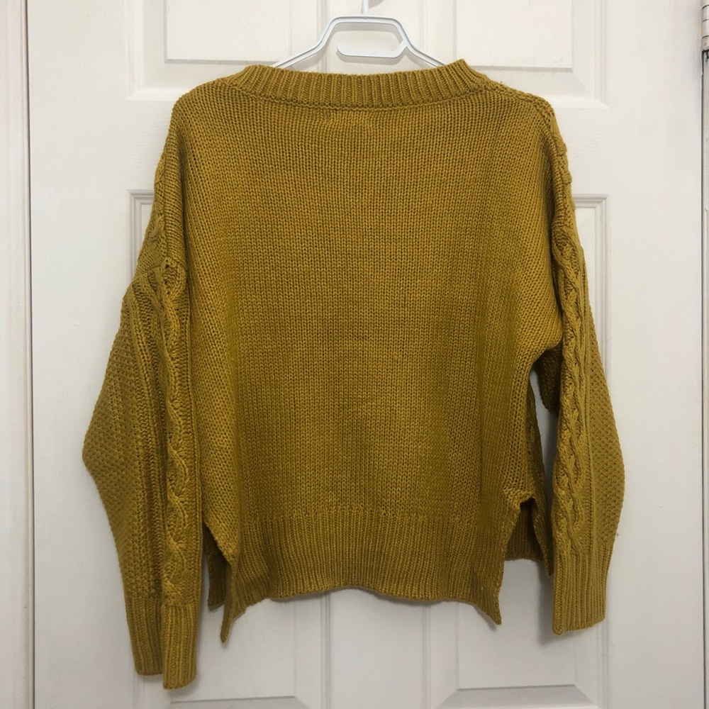 Sweater - Picture 4 of 4